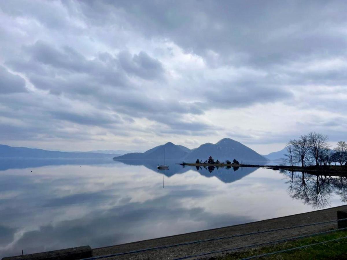 Yellow House By Lake Toya Toyako Exterior foto
